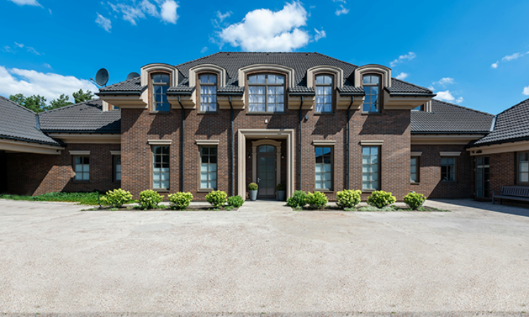 Why Luxury Home Sales Are Outpacing Traditional Sales 2-to-1